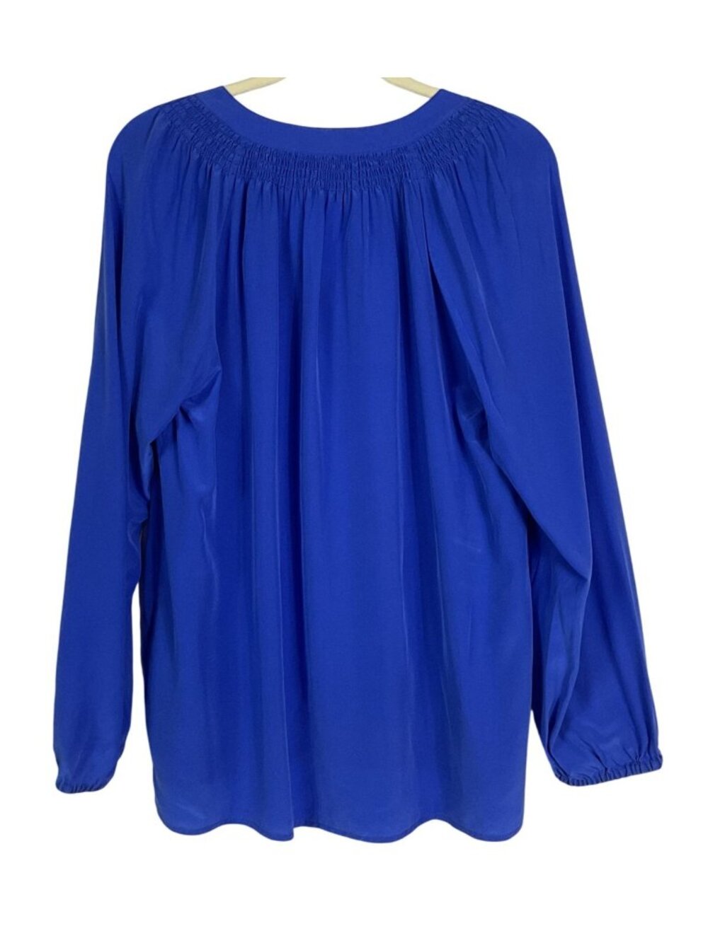 Lilly Pulitzer Elsa Blue Silk Long Sleeve Blouse With Smocked Yoke & Gold Button - Picture 6 of 12